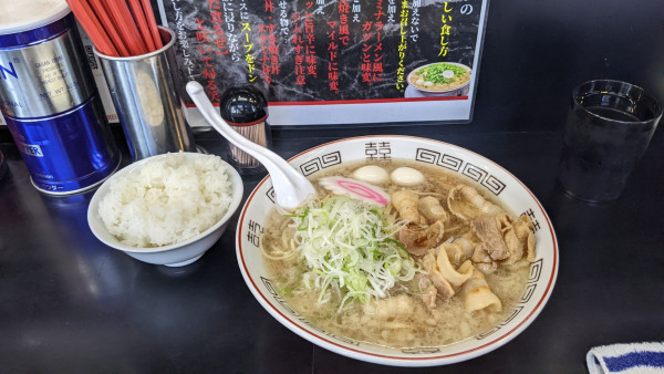「肉王ラーメン大盛　880円」@東京とんこつ 肉王の写真