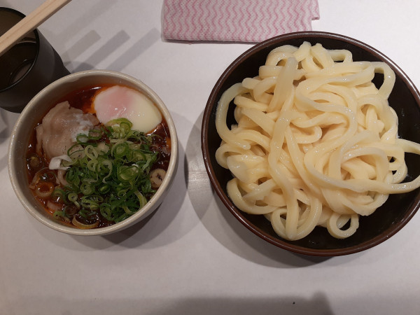 「肉汁うどん、全マシ、辣油」@肉汁うどん かんだ屋  神田本店の写真