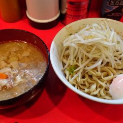 小つけ麺（1,000円）＋温泉玉子（100円）ニンニクアブラ
