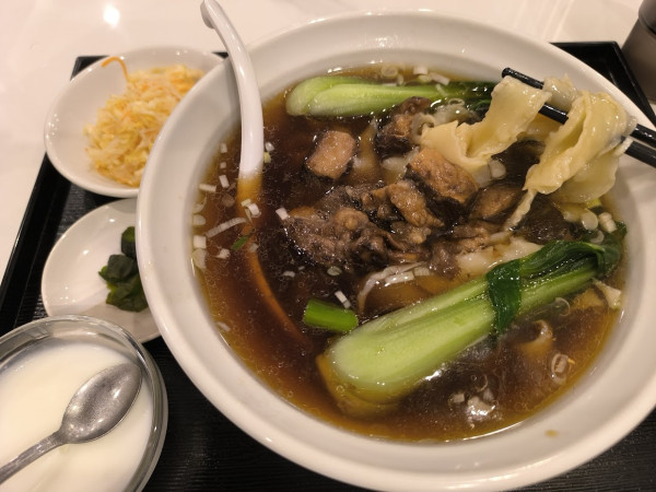 「麺飯セット(終日) 牛肉刀削麺(960)」@中国料理 上海の写真