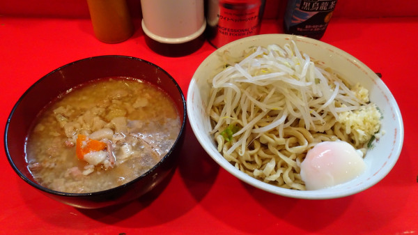 「小つけ麺（1,000円）＋温泉玉子（100円）ニンニクアブラ」@ラーメン二郎 府中店の写真