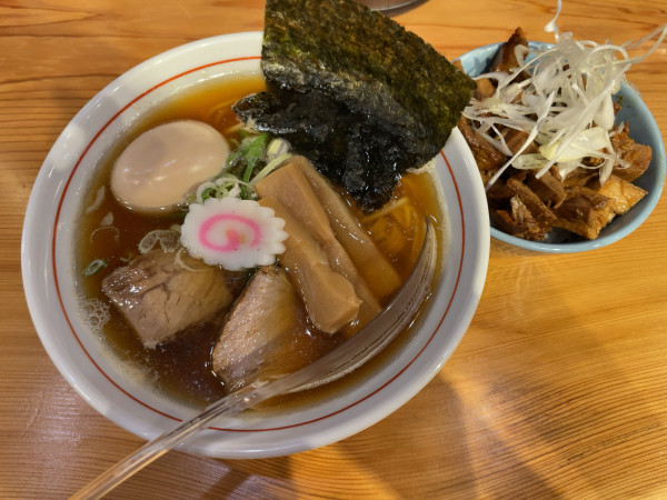 「白口煮干しラーメン+味玉+チャーシュー丼」@味噌Ramen Factory ReNgeの写真