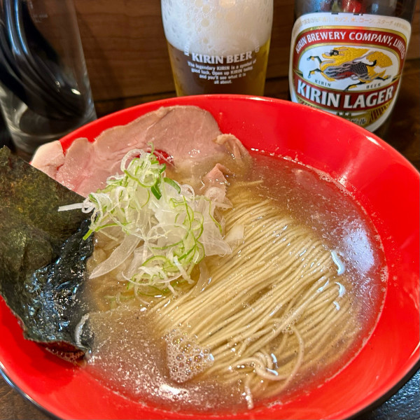 「淡麗煮干ラーメン＋瓶ビール（キリンラガー中瓶）」@麺屋 喜楽明人の写真