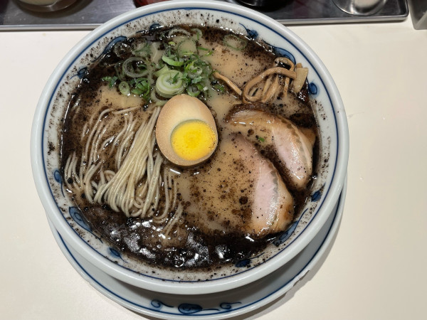 「渋英BLACK¥950」@らあめん 渋英の写真