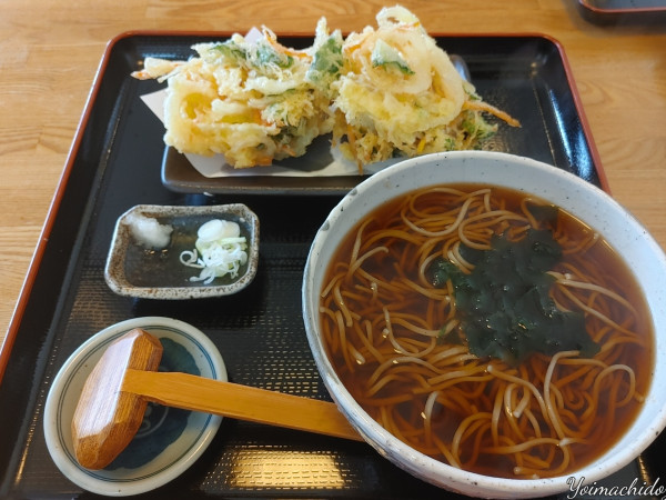 「天ぷらそば（870円）」@さんた亭の写真