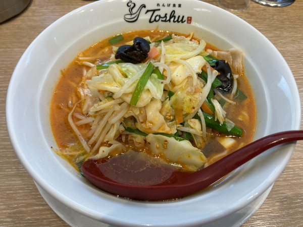 「野菜たっぷり赤たんめん　693円」@れんげ食堂 Toshu 古淵店の写真