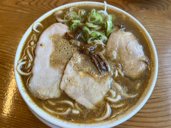 「濃い口煮干 脂多め」@中華そば ひらこ屋の写真