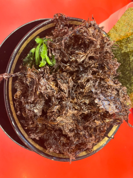 「ラーメン(並)900円＋岩のり200円＋フォロワーもやし」@横浜家系ラーメン 大輝家の写真