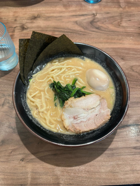 「味玉ラーメン」@横浜家系ラーメン 武田家 札幌すすきの店の写真