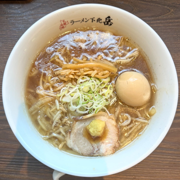 「煮玉子醤油ラーメン」@札幌味噌ラーメン 下北岳の写真