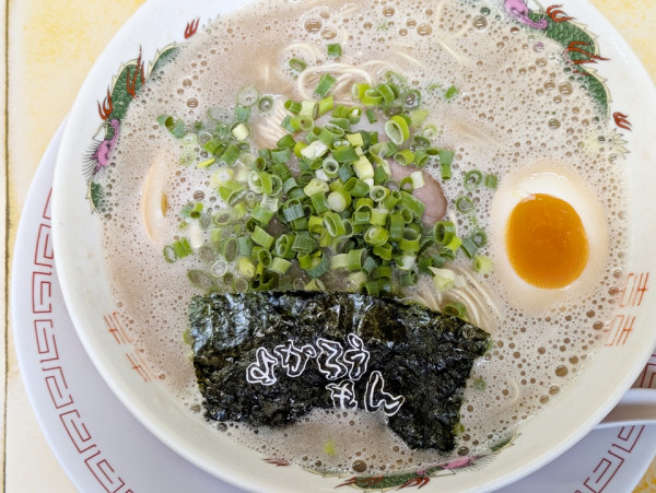 「煮たまごラーメン（こってり）」@よかろうもんの写真