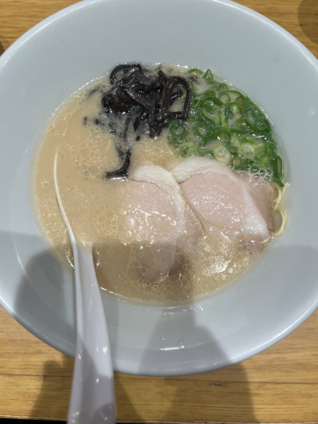 「白丸元味850円」@一風堂 浜松町スタンドの写真