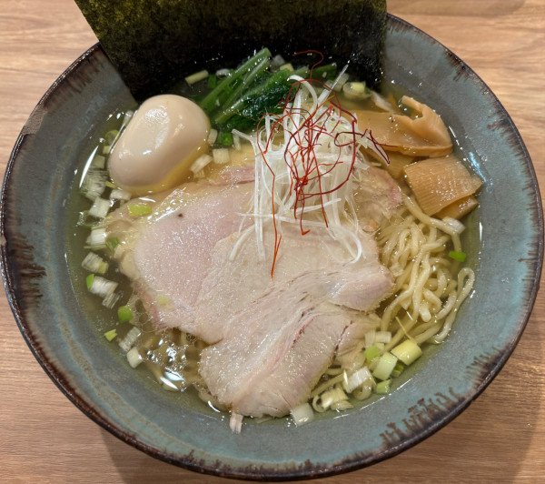 「特製塩そば」@自家製麺250の写真