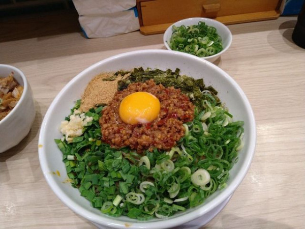 「台湾まぜそば直太朗（ネギ盛り）」@キラメキノトリ 宇治槙島店の写真