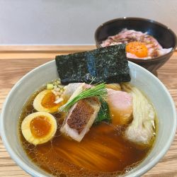 特上醤油らぁめん