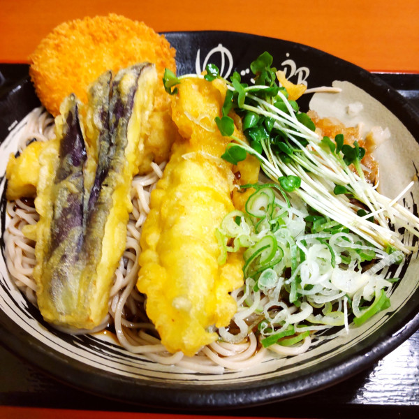 「【季節限定】冷しとり天おろし（￥750）＋コロッケ（クーポン」@ゆで太郎 東邦医大通り店の写真