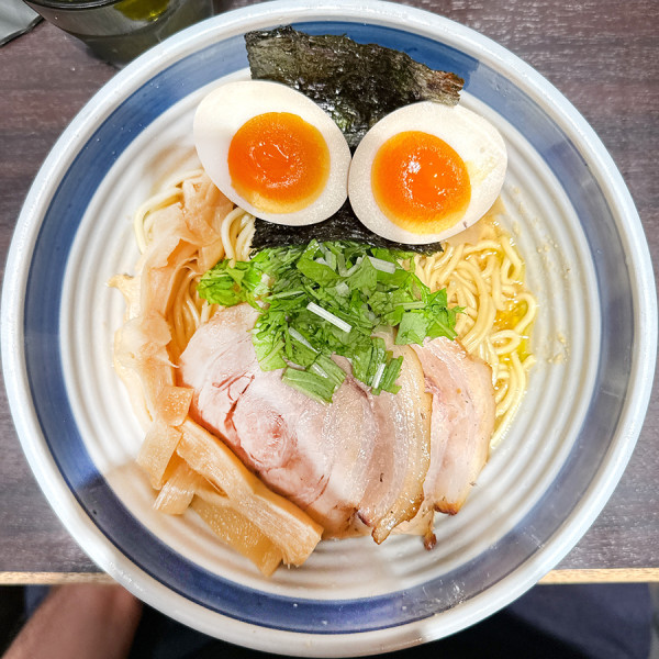 「トリュフ香るうにまぜそば」@東京駅 斑鳩の写真