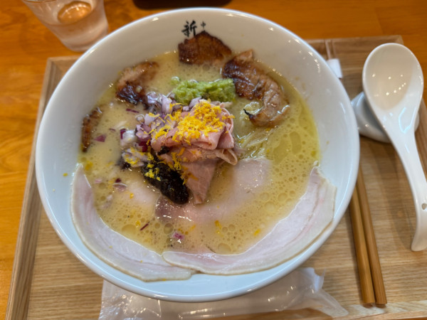 「チャーシュー鶏だし白湯ラーメン 1800円」@中華そば 新増田の写真