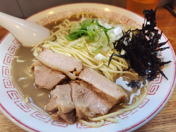 「濃厚煮干そば大盛り900円」@煮干中華そば専門 煮干丸の写真