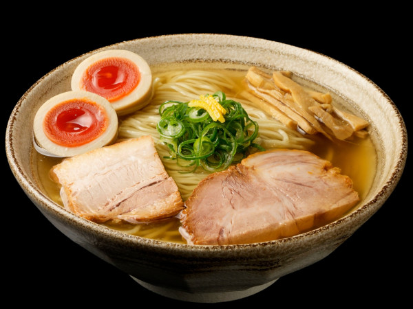 「京都白だし中華そば 濃厚半熟味玉付き」@横浜家系ラーメン すずき家 by POPUP ラーメン  三井ショッピングパークららぽーと福岡店の写真