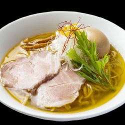 鶏塩ラーメン 味玉付き