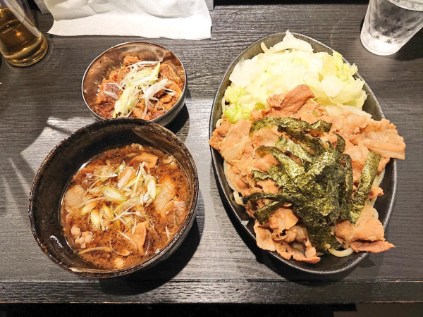 「肉汁つけ 松 大盛り、牛すじ」@弐昇 早稲田の写真