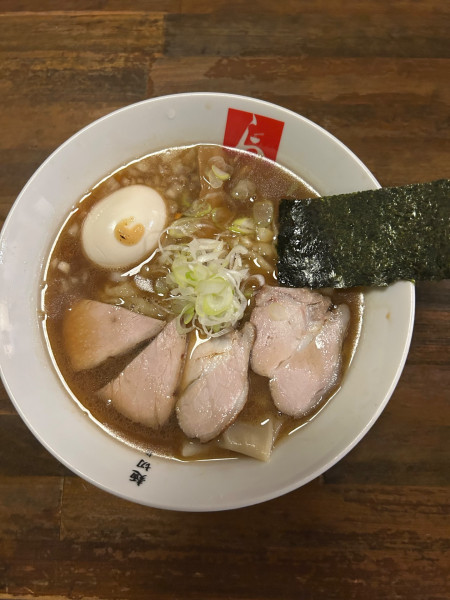 「特製焼干しそば（醤油）」@麺切り 白流の写真