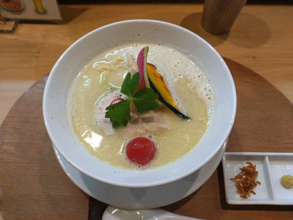「鶏白湯Soba1,380円」@銀座 篝 鎌倉店の写真