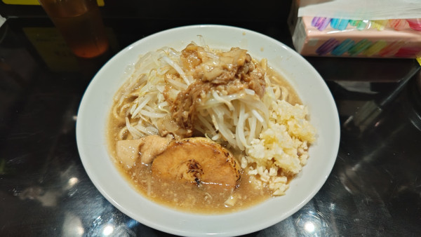 「ラーメン（300g）」@豚ギャング 大和店の写真