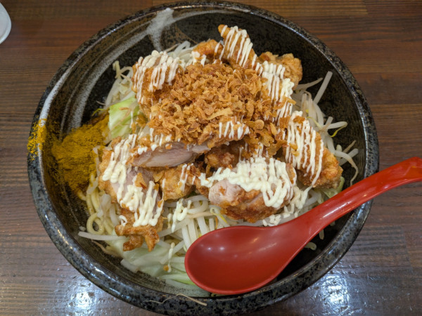「鶏唐揚げまぜそば(麺300g)」@ラッキー食堂まとや 千曲店の写真