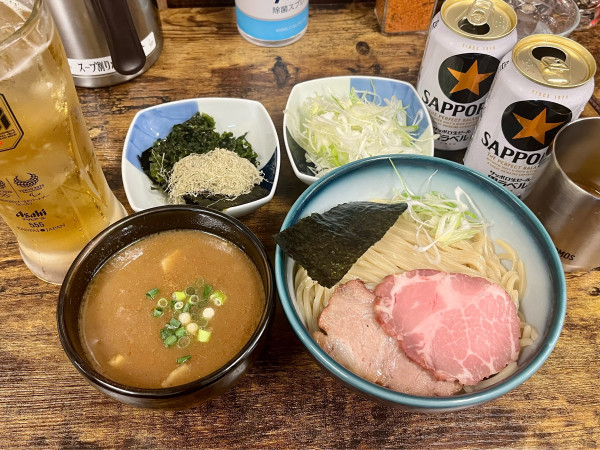 「豚骨地鶏魚介つけ麺 中盛り+🍺+自家製ハイボール」@麺処 有彩の写真