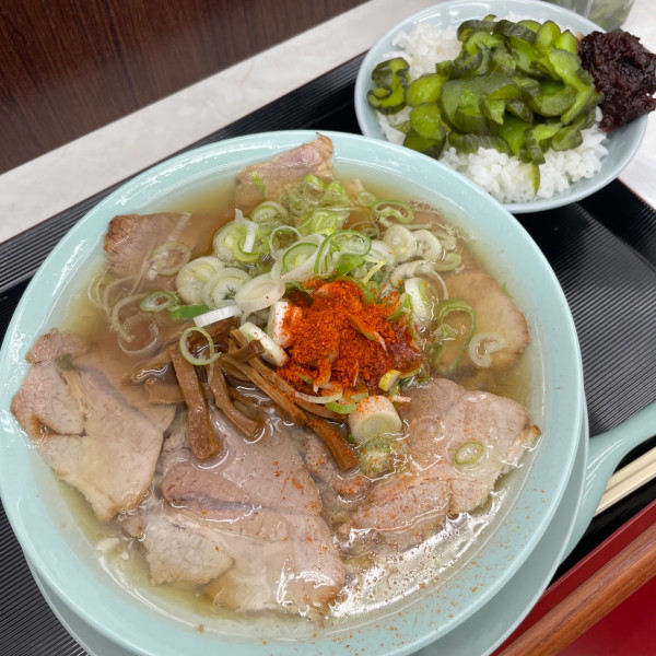 「中華そば 750円 + サービスライス（大盛）」@新橋ニューともちんラーメン 蒲田西口駅前店の写真
