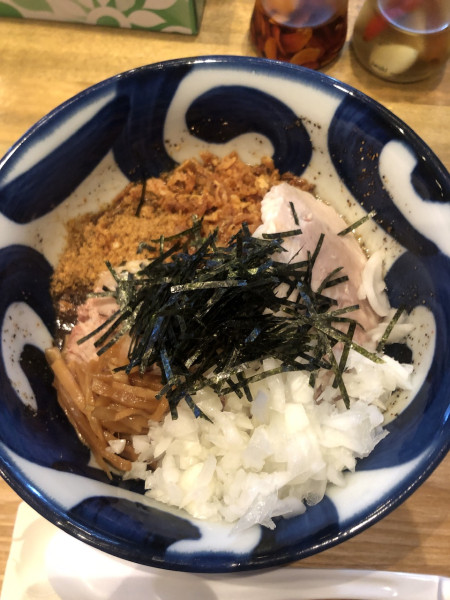 「まぜそば（醤油）、チャーシュー」@らーめん川井の写真