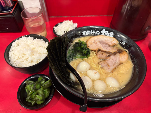 「ラーメン + チャーシュー + 海苔増し + うずら + ライス」@横浜家系ラーメン 瑞穂 大和家の写真