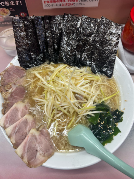 「ネギチャーシュー麺➕海苔」@ラーメン かいざんの写真