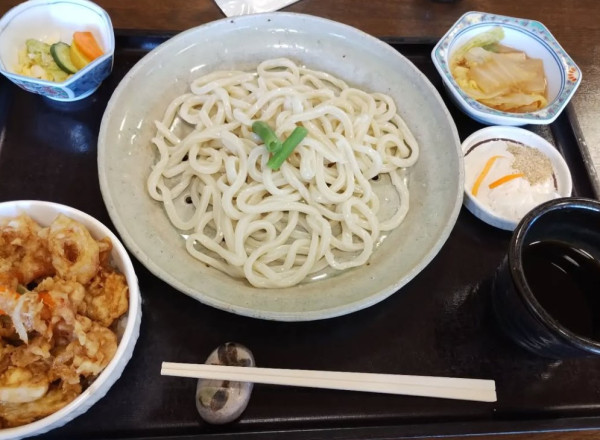 「うどんとかき揚げ丼」@田むらの写真