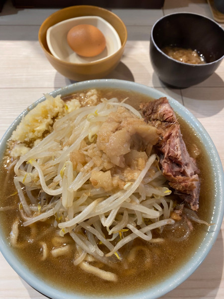 「ラーメン＋生卵」@俺の生きる道 立川店の写真