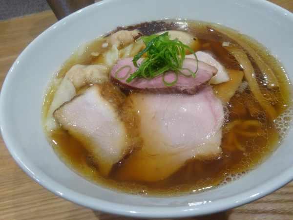 「特製醤油（手揉み麺）　1,700円　予約料　390円」@らぁめん鴇の写真