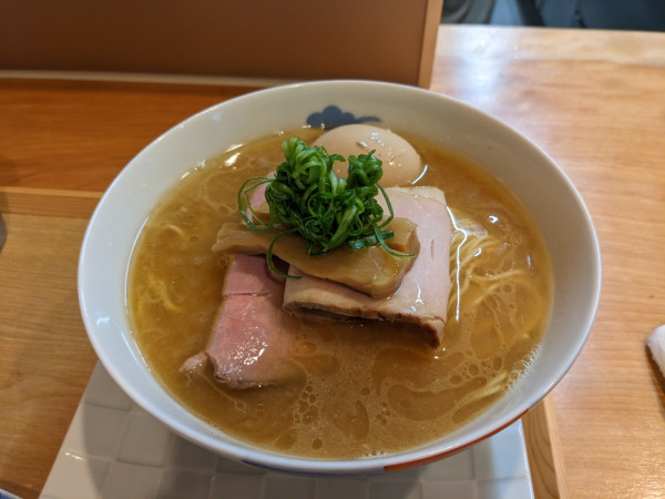 「中華そば＋味玉」@創作麺ひとすじの写真