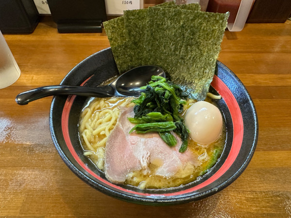 「醤油ラーメン（並盛・150g）880円＋味玉0円」@とんこつラーメン 上州家の写真