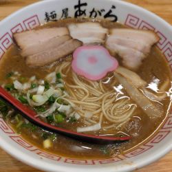 豚骨中華そば(950円)