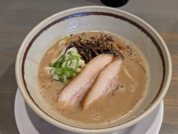 「2周年記念限定黒豚の豚豚らーめん」@麺房 鶏くらふとの写真