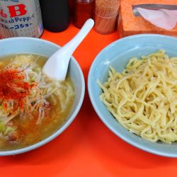 つけ麺（1,100円）ヤサイニンニク