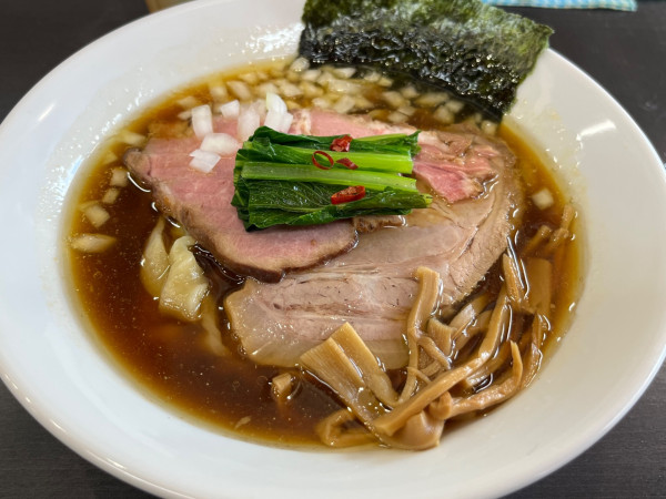 「醤油らーめん」@自家製手打ち麺 禿の写真