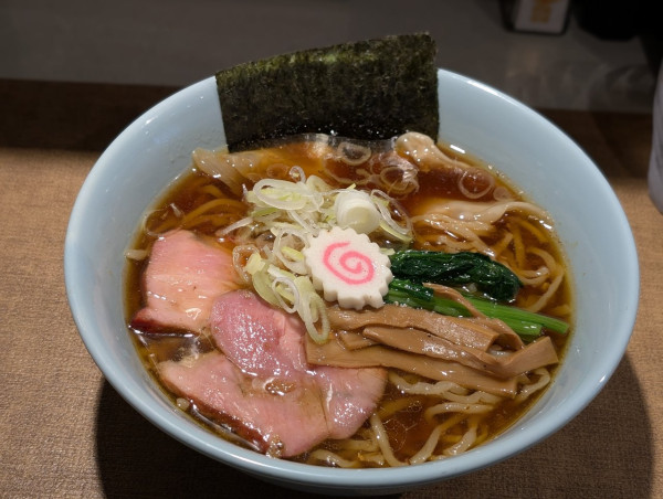 「ワンタンしょうゆ」@らぁめん 涼虎の写真