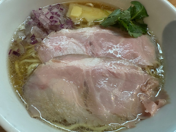 「貝と牛の中華そば(大)(醤油)」@貝そばもぉむの写真