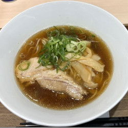 醤油ラーメン(680円)