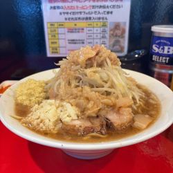ラーメン（大）ニンニクアブラ辛揚げ別皿