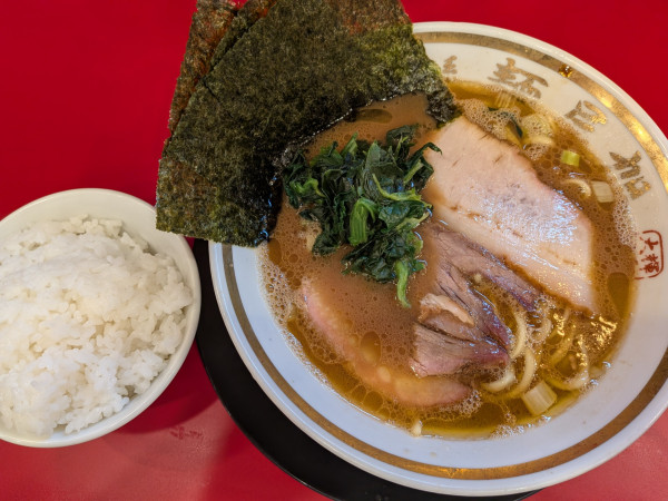 「ラーメン(並)900円+ライス食べ放題100円」@大輝家直系 麺屋 旭の写真