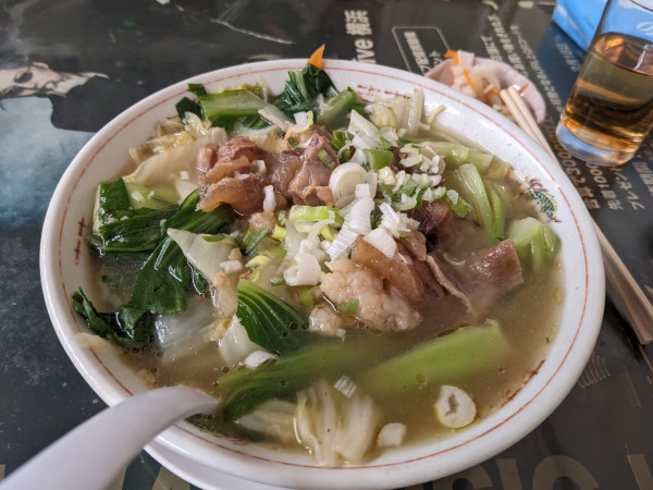 「牛バラ麺」@天龍菜館の写真